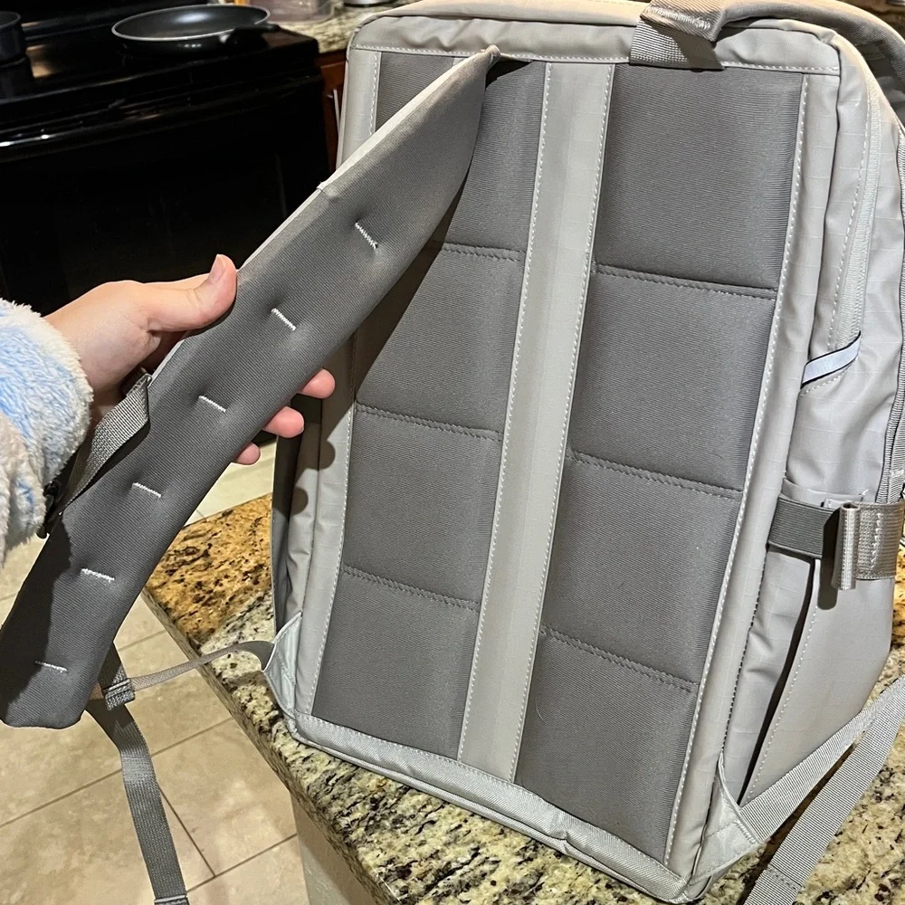 The North Face Base Camp Voyager Backpack 26 L - Picture 6 of 11